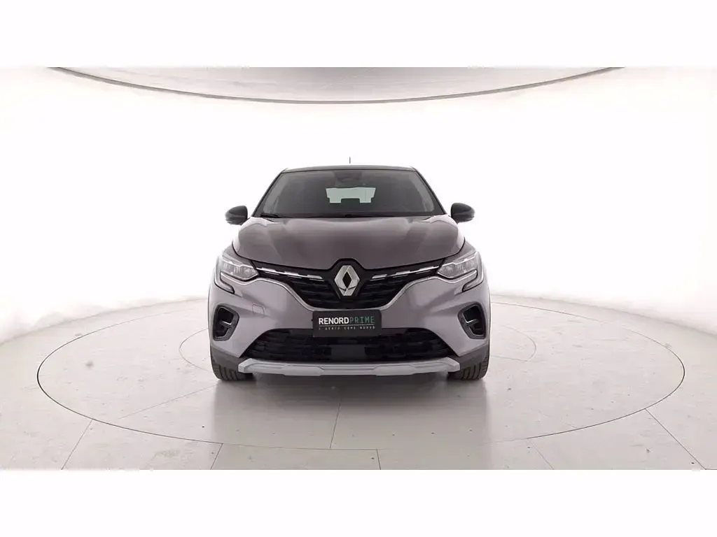 Usata Renault Captur Intens 143 CV (105 kW) 2022 Grigio cenere SUV