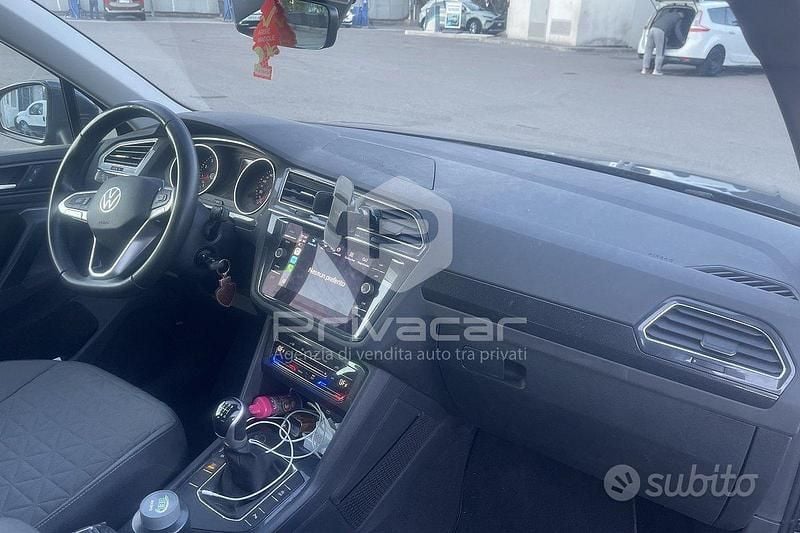 Usata VW Tiguan Life 131 CV (96 kW) 2022 Grigio SUV