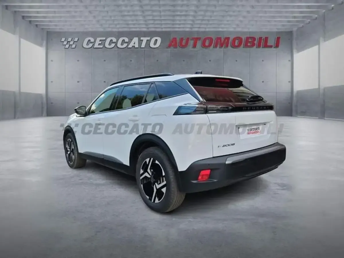 Nuova Peugeot e-2008 Allure 114 kW (156 CV) 2025 Bianco SUV