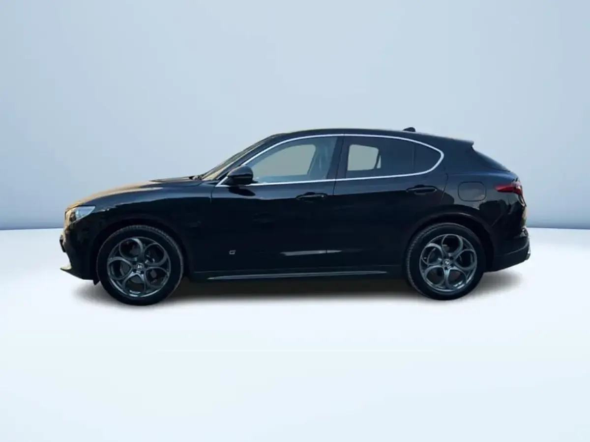 Usata Alfa Romeo Stelvio Executive 190 CV (139 kW) 2021 Nero SUV
