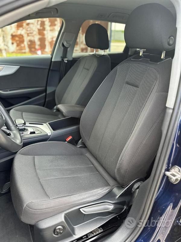 Usata Audi A4 163 CV (119 kW) 2019 Blu Station wagon