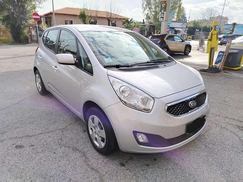Usata Kia Venga 90 CV (66 kW) 2014 Argento Utilitaria