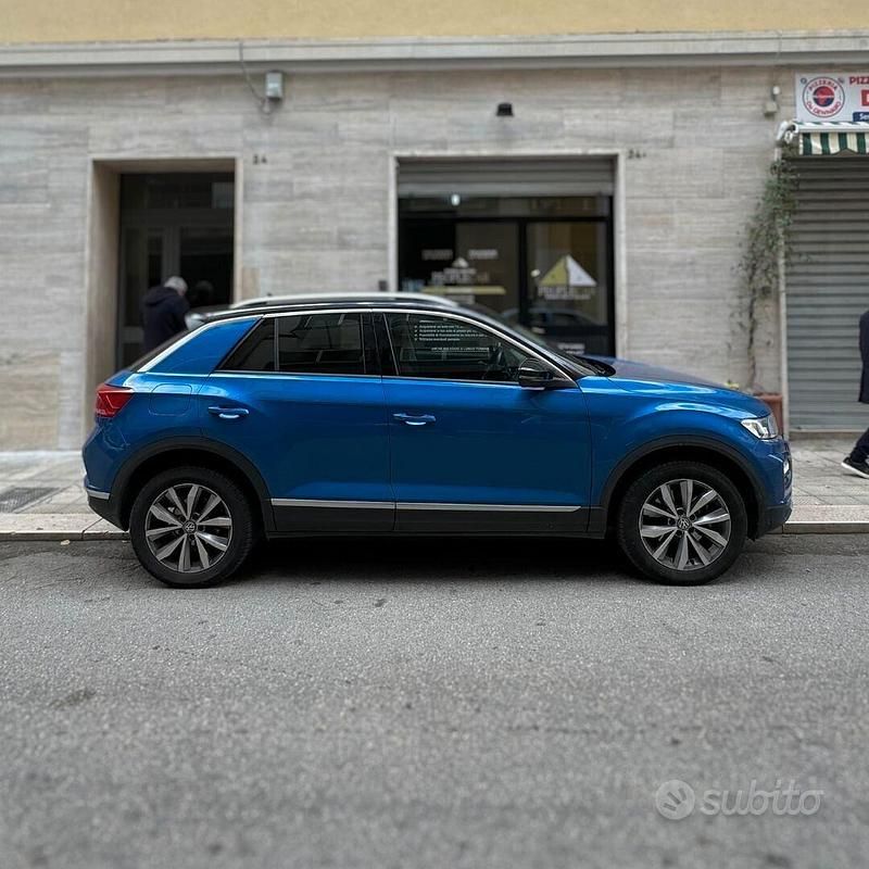Usata VW T-Roc 150 CV (110 kW) 2018 Blu SUV
