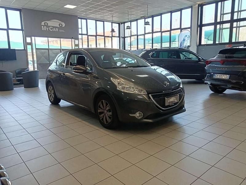 Usata Peugeot 208 68 CV (50 kW) 2013 Grigio Utilitaria