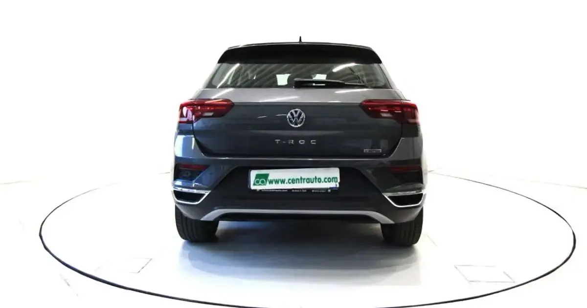 Usata VW T-Roc Advance 150 CV (110 kW) 2020 Grigio/nero SUV