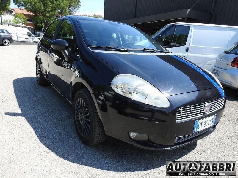 Nero(met.) Usata 2009 Fiat Grande Punto Dynamic Due volumi | 2800 € (Buon prezzo) - Immagine 1/4