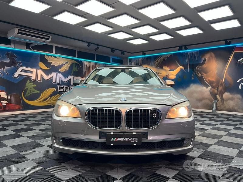Usata BMW 750 Efficient Dynamics 408 CV (300 kW) 2010 Grigio Berlina