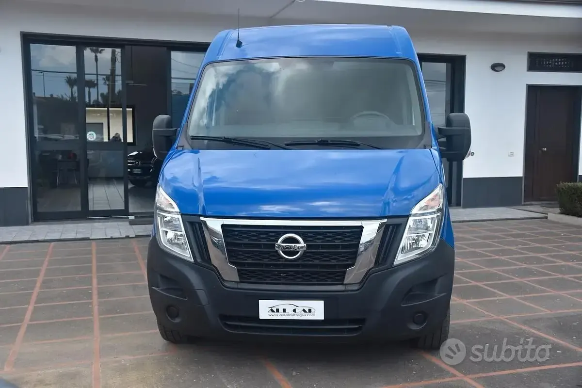 Usata Nissan Interstar Acenta 135 CV (99 kW) 2022 Bluazzurro Furgone