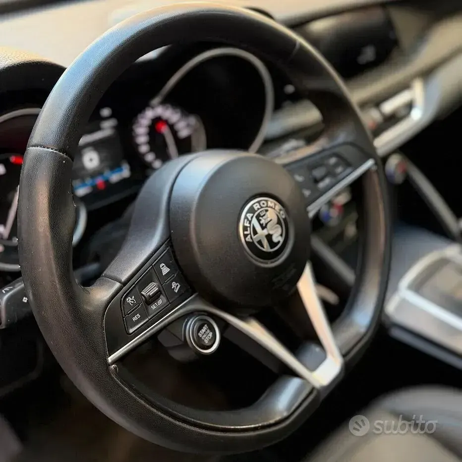 Usado Alfa Romeo Stelvio Ti 210 CV (154 kW) 2019 Azul SUV