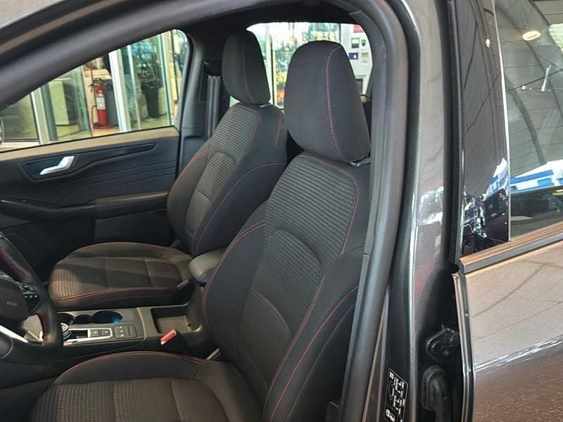 Usata Ford Kuga ST-Line 120 CV (88 kW) 2023 Grigio SUV