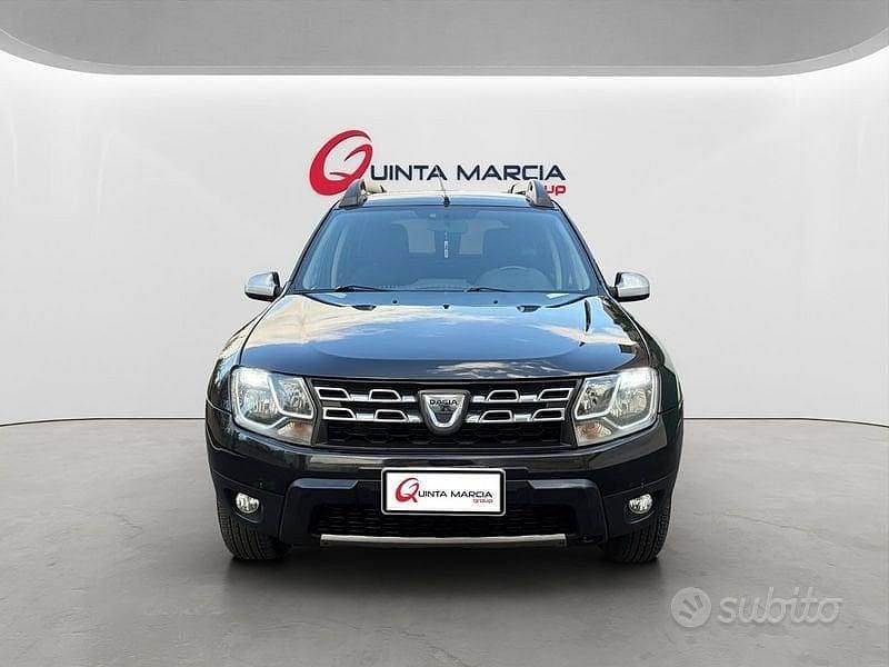 Nero Usata 2015 Dacia Duster Lauréate SUV | 7990 € (Buon prezzo) - Immagine 1/4