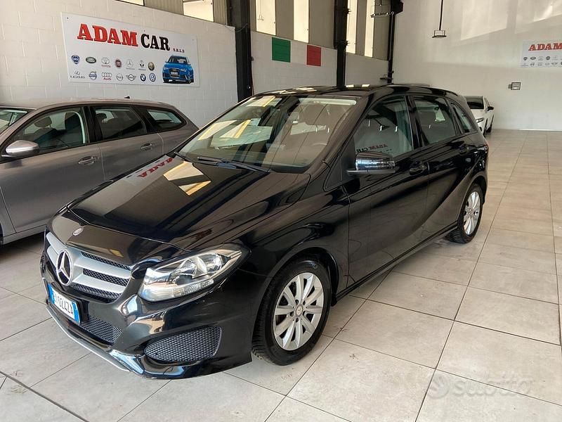 Usata Mercedes B180 109 CV (80 kW) 2015 Nero Utilitaria
