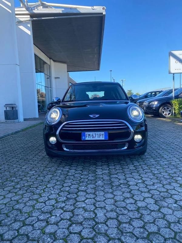 Usata Mini Cooper D 116 CV (85 kW) 2017 Nero Utilitaria