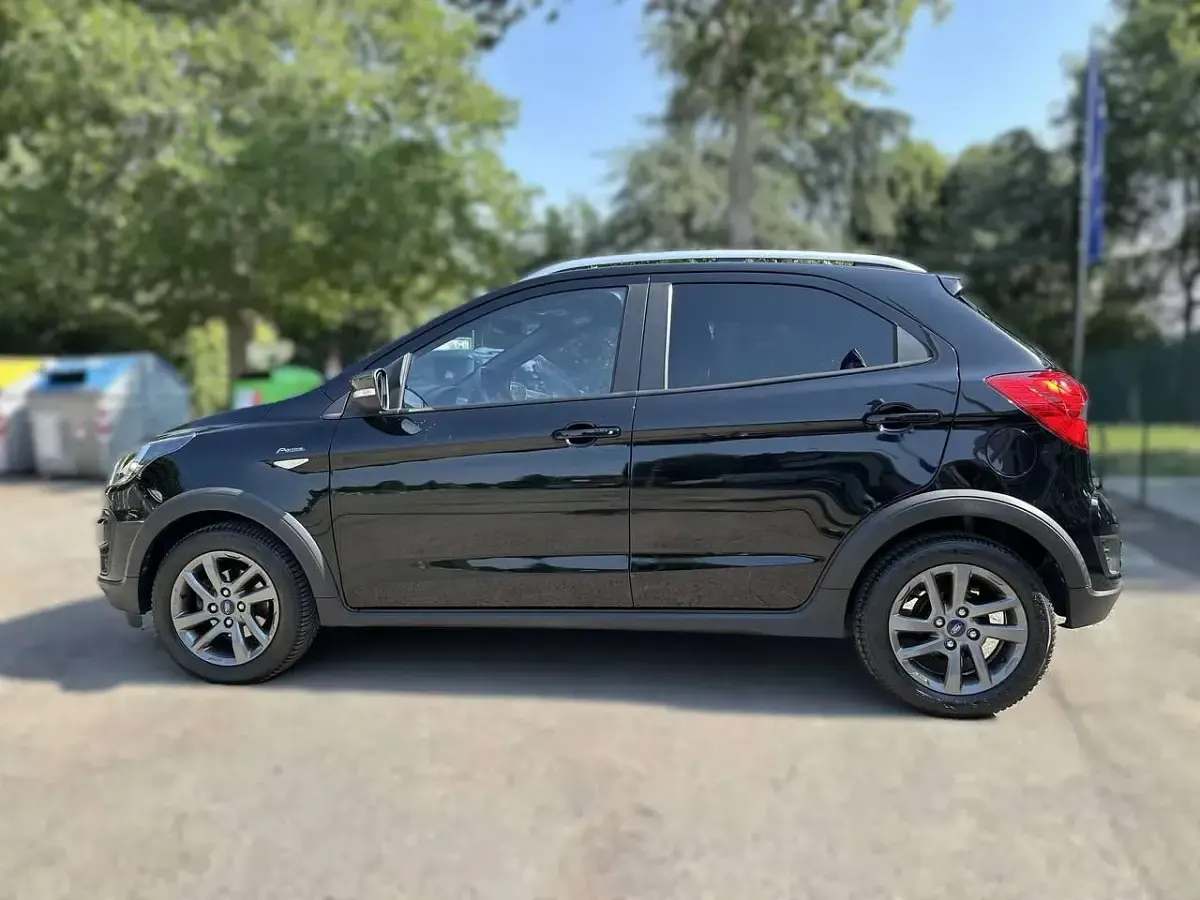 Usata Ford Ka Plus 86 CV (63 kW) 2019 Nero Utilitaria