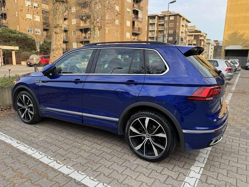 Usata VW Tiguan R-line 177 CV (130 kW) 2023 Blu/azzurro SUV