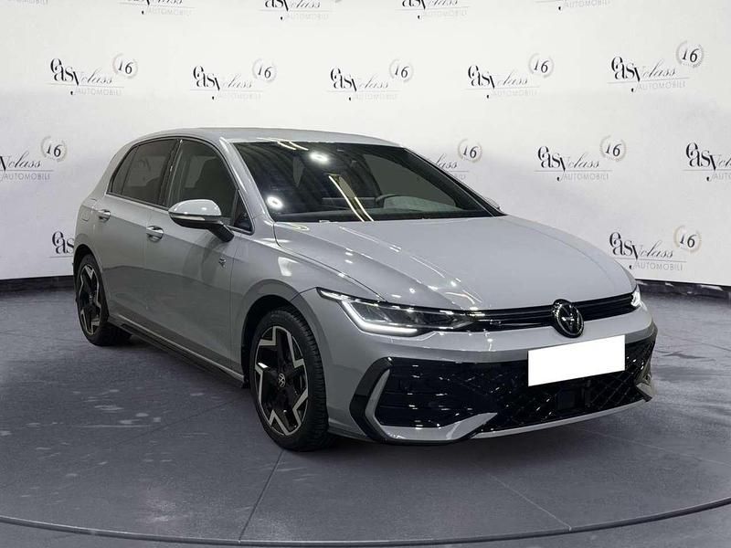 Usata VW Golf VIII R-line 150 CV (110 kW) 2025 Grigio Utilitaria