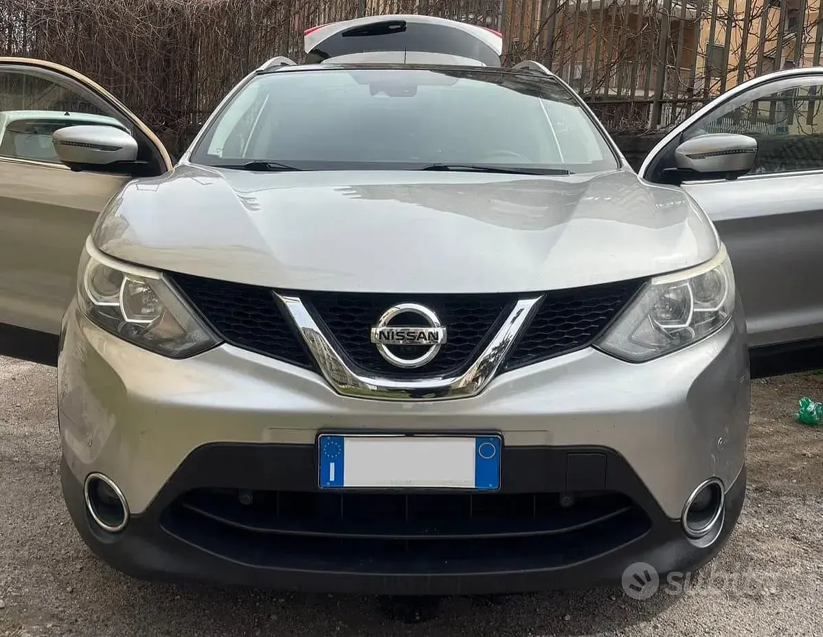 Usata Nissan Qashqai N-Connecta 110 CV (80 kW) 2016 Grigio SUV