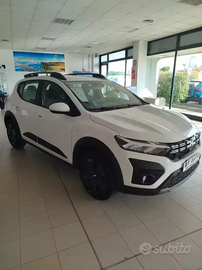 Usata Dacia Sandero Extreme 101 CV (74 kW) 2025 Bianco SUV