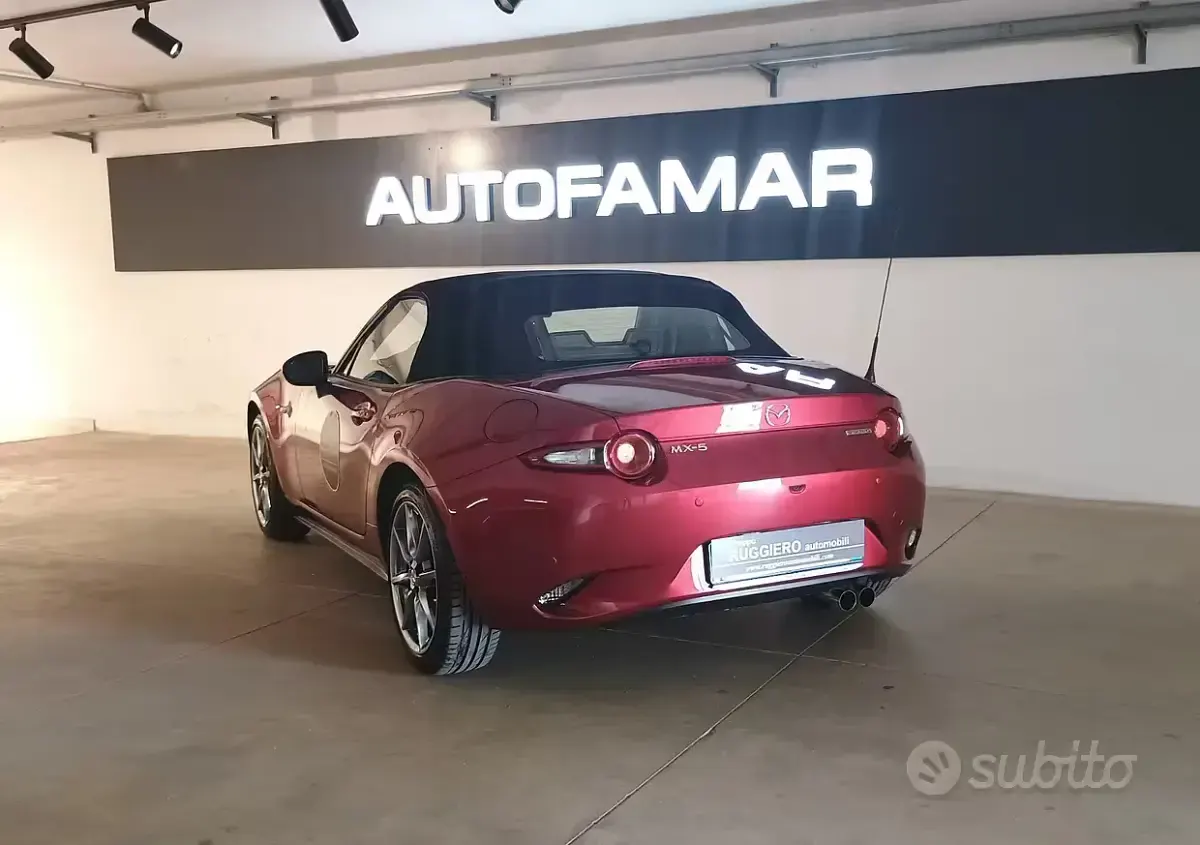 Usata Mazda MX5 Exclusive-Line 184 CV (135 kW) 2023 Rosso Cabrio