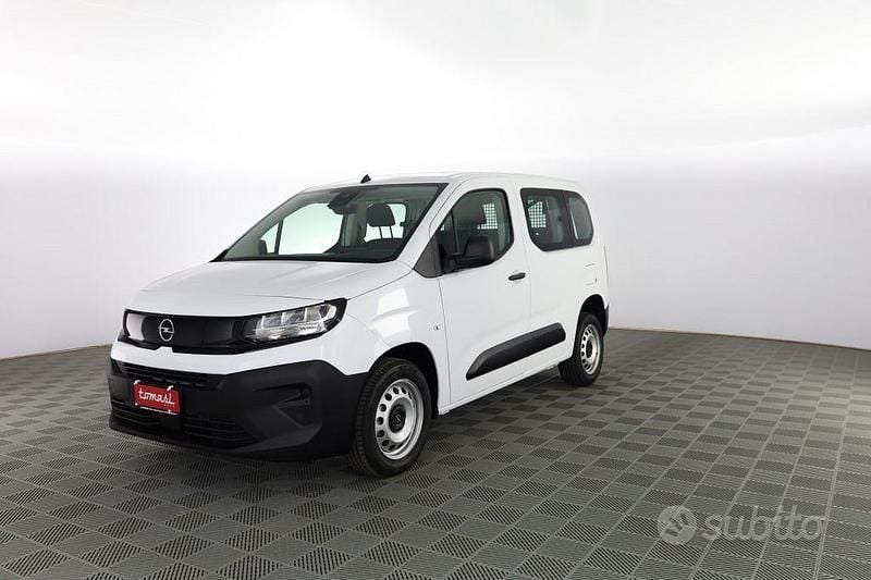 Bianco Nuova 2025 Opel Combo Life S Monovolume | 23.900 € (Cara) - Immagine 1/4