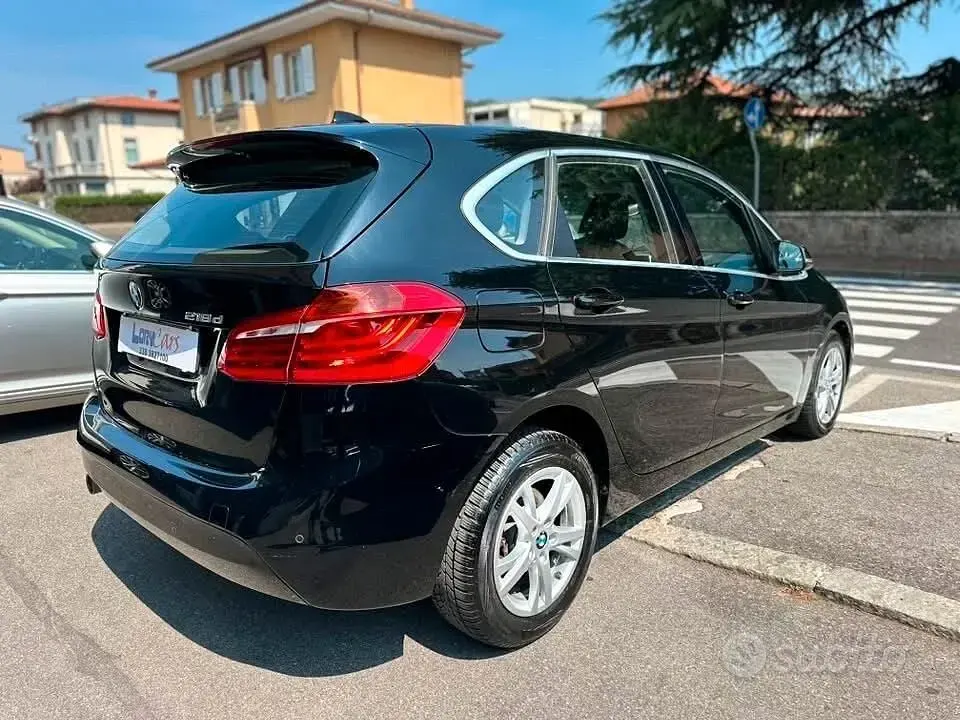 Usata BMW 218 Luxury Line 150 CV (110 kW) 2016 Nero Station wagon