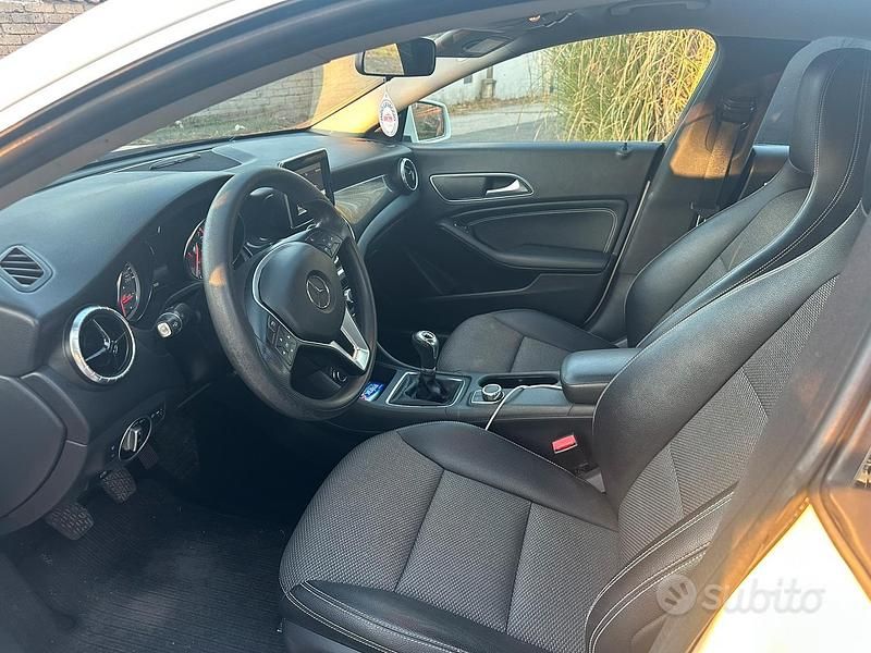 Usata Mercedes CLA180 Executive 122 CV (89 kW) 2014 Bianco Berlina
