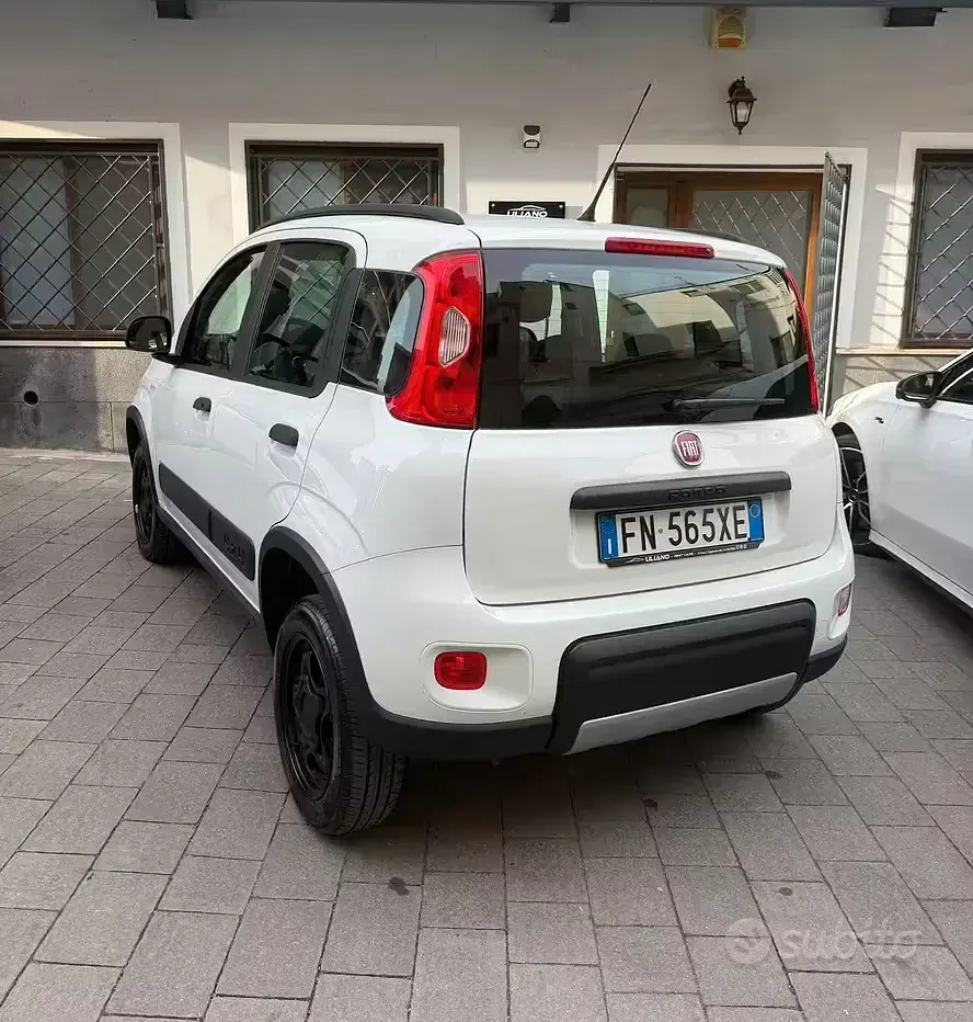 Usata Fiat Panda 4x4 S 95 CV (69 kW) 2018 Bianco Utilitaria
