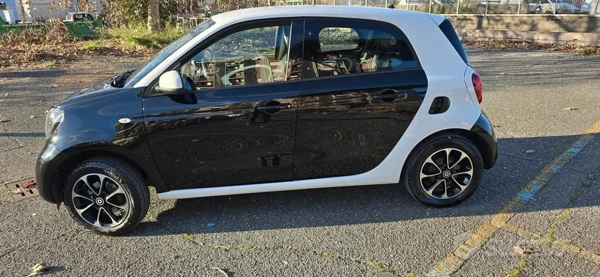Usata Smart ForFour Passion 71 CV (52 kW) 2015 Nero Utilitaria