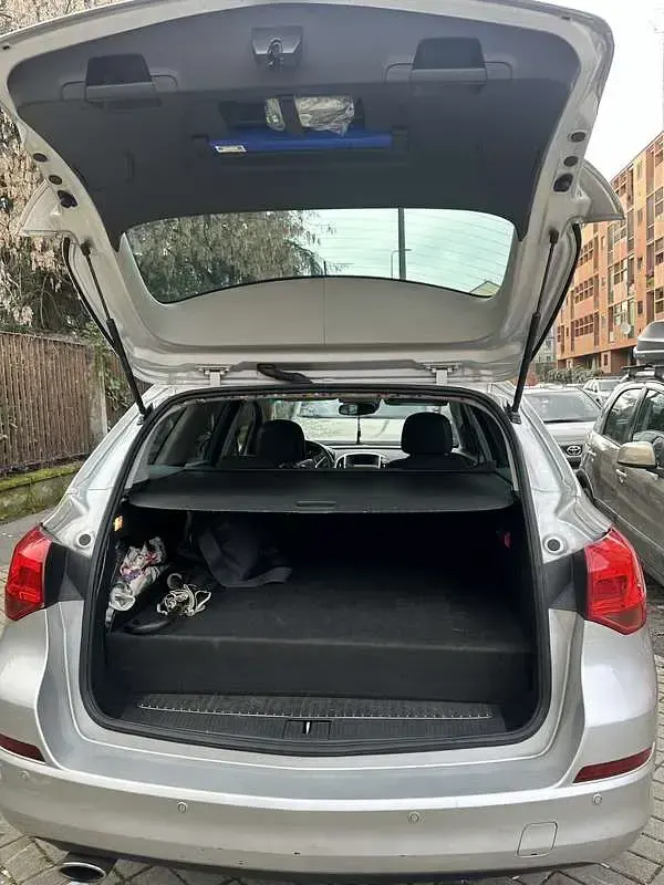 Usata Opel Astra 140 CV (102 kW) 2011 Argento Station wagon