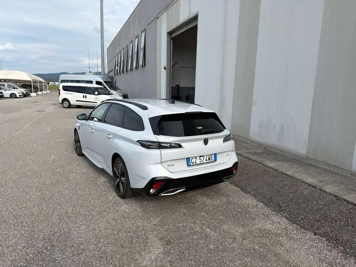 Usata Peugeot 308 SW GT 131 CV (96 kW) 2025 Bianco okenite Station wagon