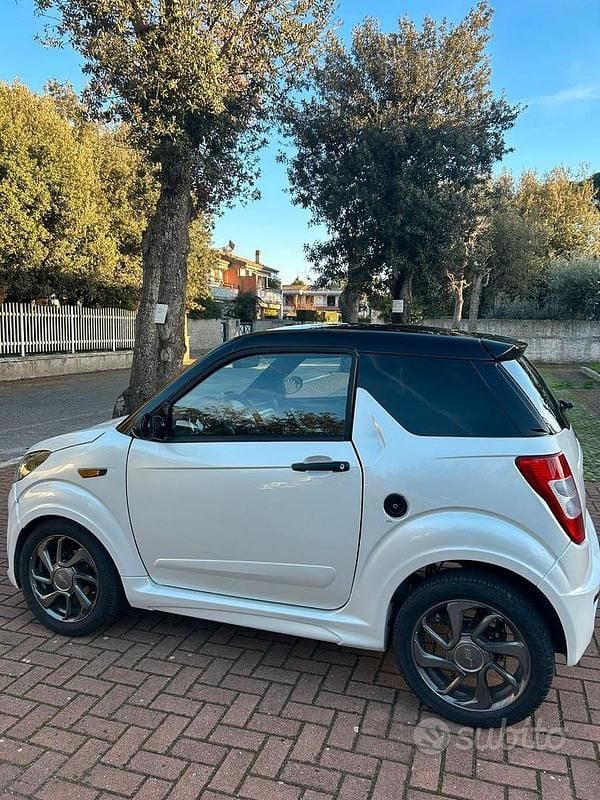 Bianco Usata 2017 Ligier JS50 Due volumi | 7800 € (Buon prezzo) - Immagine 1/4