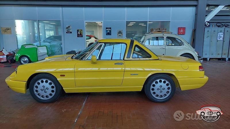 Usata Alfa Romeo Spider 117 CV (86 kW) 1992 Giallo ginestra Cabrio