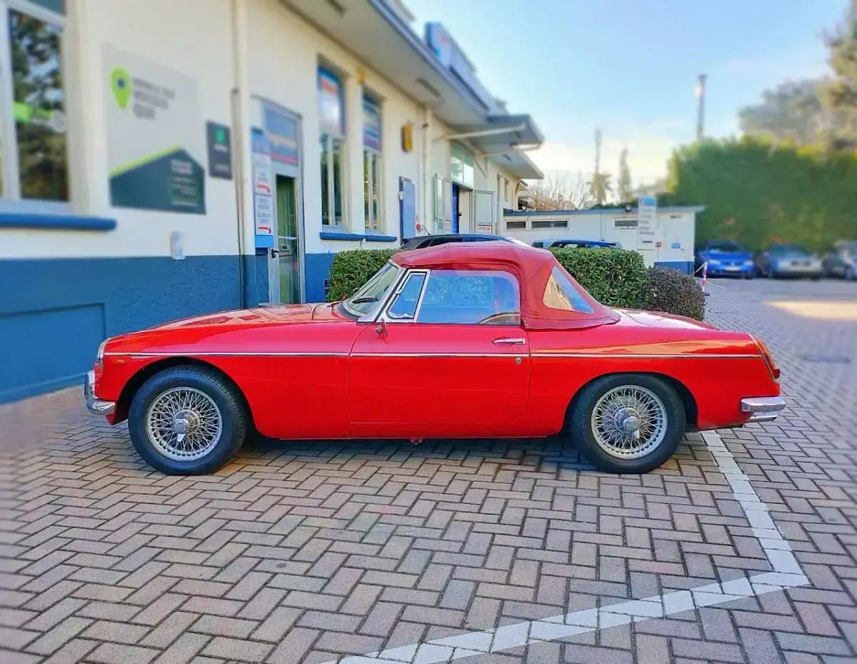 Usata MG B 96 CV (70 kW) 1963 Rosso Cabrio