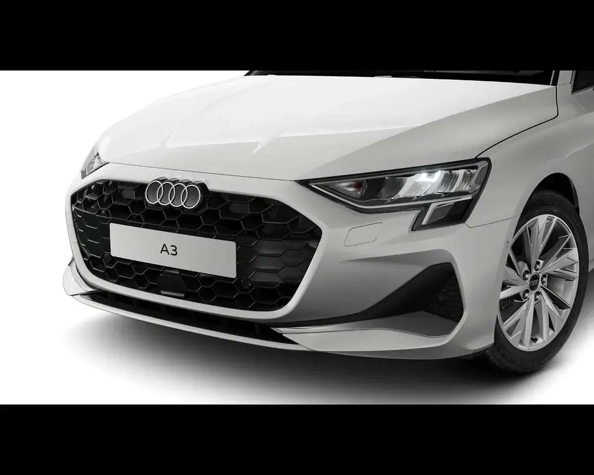 Nuova Audi A3 Advanced 150 CV (110 kW) 2026 Bianco arkona Berlina
