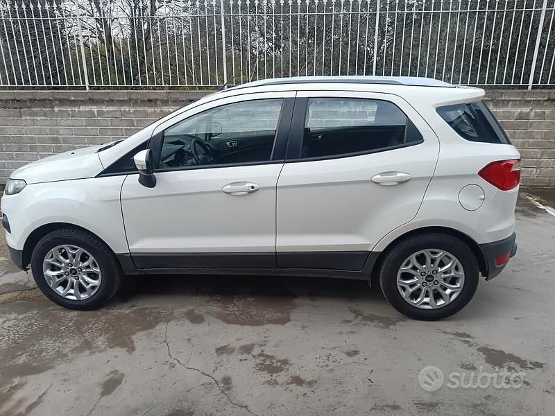 Bianco Usata 2015 Ford Ecosport SUV | 8000 € (Buon prezzo) - Immagine 1/4