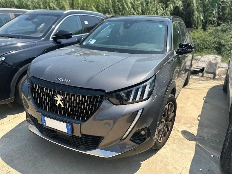 Usata Peugeot 2008 GT 131 CV (96 kW) 2022 Grigio SUV