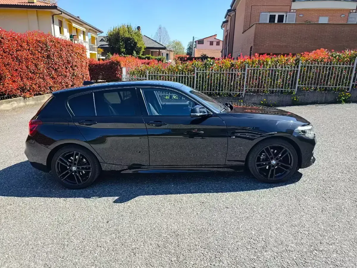 Usata BMW 118 Efficient Dynamics 150 CV (110 kW) 2019 Nero Utilitaria