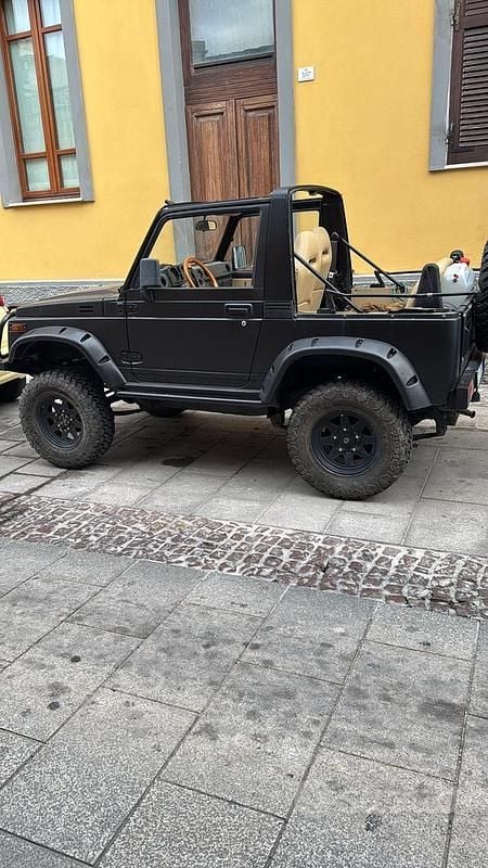 Usata Suzuki Samurai 64 CV (47 kW) 1982 Nero SUV