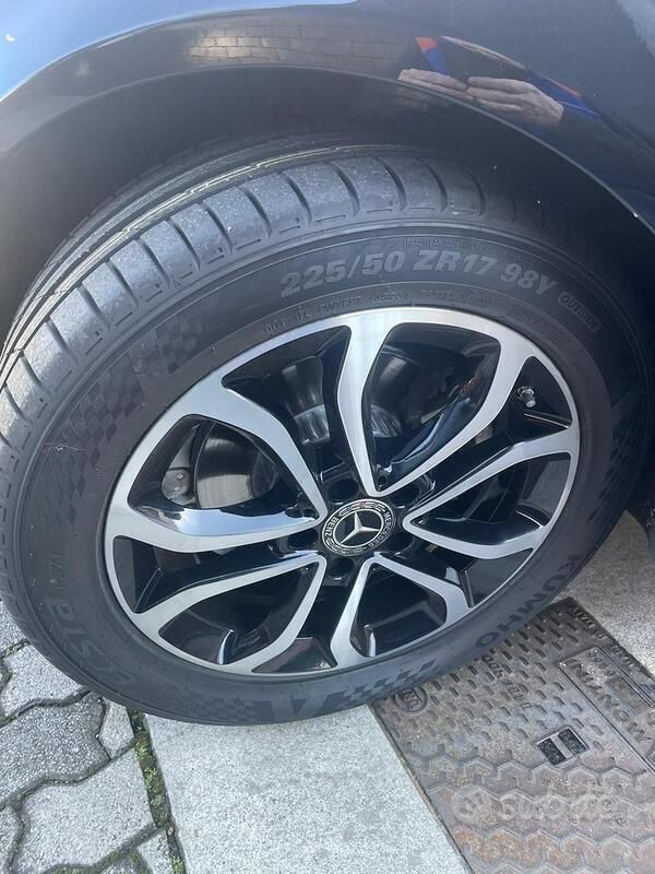 Usata Mercedes C180 122 CV (89 kW) 2019 Nero Berlina