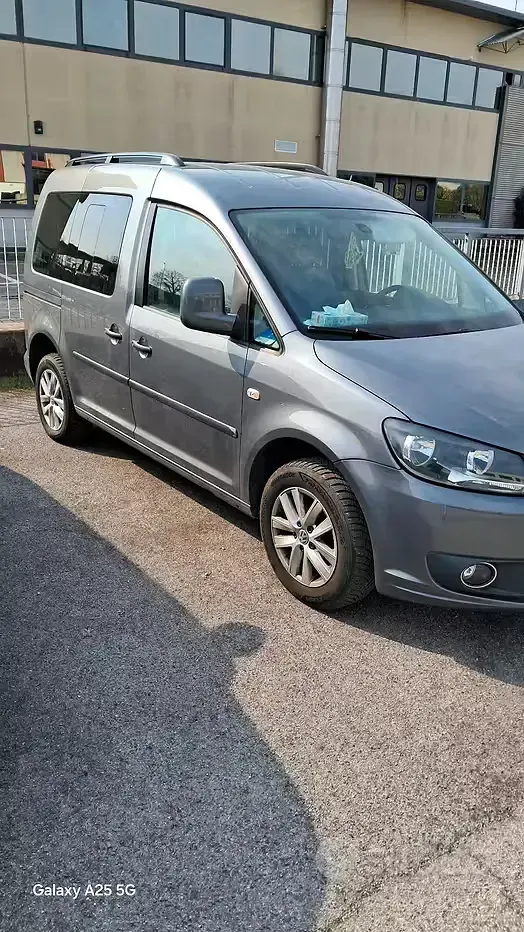 Usata VW Caddy 102 CV (75 kW) 2013 Grigio Monovolume