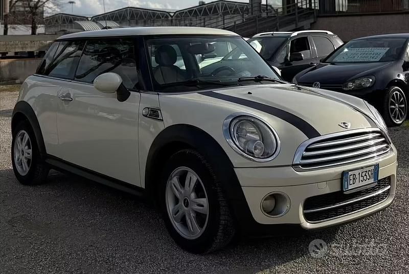 Usata Mini Cooper D 108 CV (79 kW) 2010 Bianco Utilitaria
