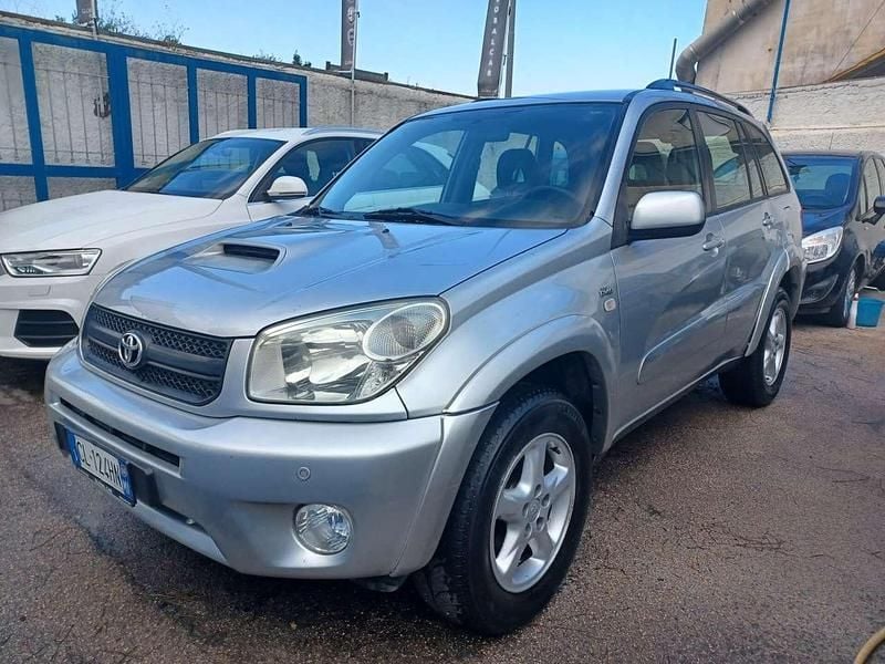 Grigio Usata 2005 Toyota RAV4 SUV | 2900 € (Ottimo prezzo) - Immagine 1/4
