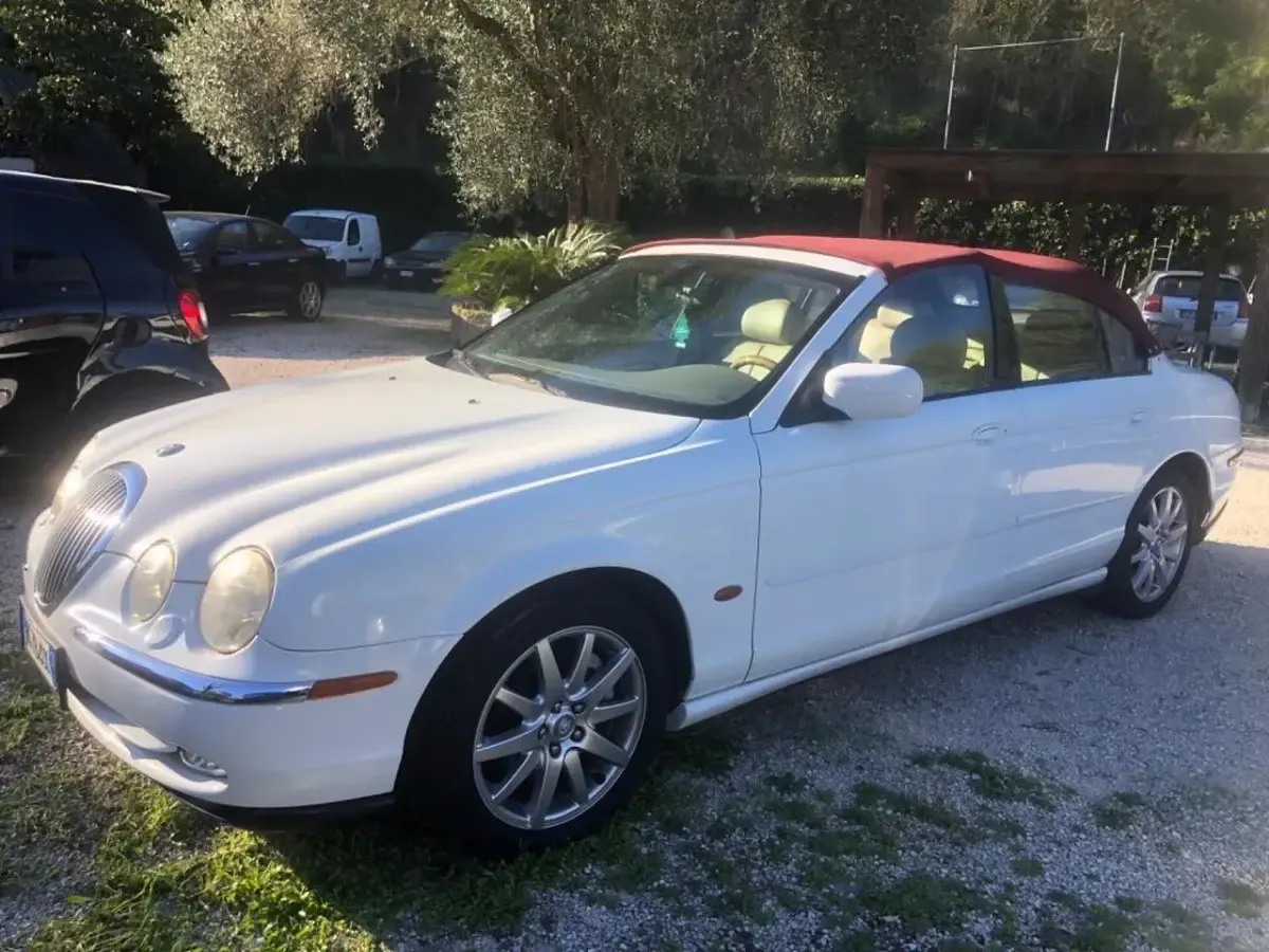 Usata Jaguar S-Type S 298 CV (219 kW) 2002 Bianco Berlina