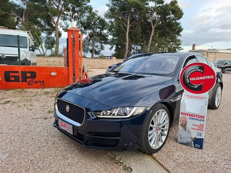 Usata Jaguar XE 180 CV (132 kW) 2018 Blu Berlina