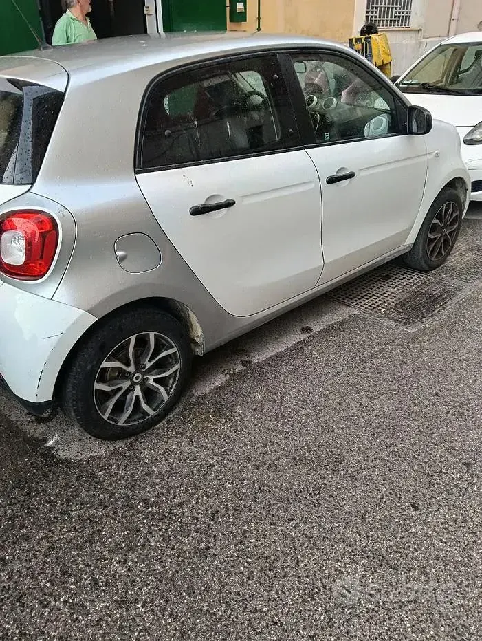 Usata Smart ForFour 71 CV (52 kW) 2017 Bianco Utilitaria
