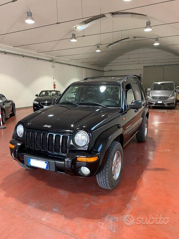 Usata Jeep Cherokee Limited 142 CV (104 kW) 2002 Nero SUV