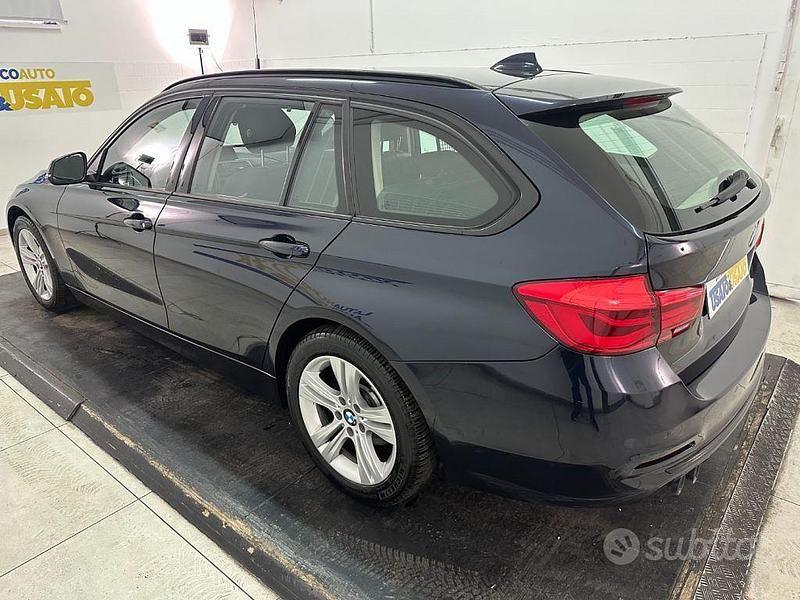 Usata BMW 320 Sport Line 190 CV (139 kW) 2017 Blu Station wagon