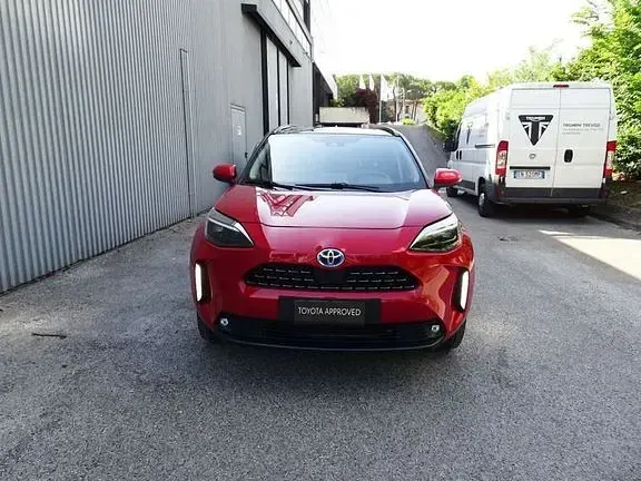 Usata Toyota Yaris Cross Lounge 116 CV (85 kW) 2023 Rosso SUV