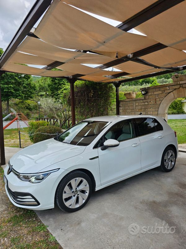 Usata 2022 VW Golf VIII Style Tre volumi | 18.900 € (Buon prezzo) - Immagine 1/4