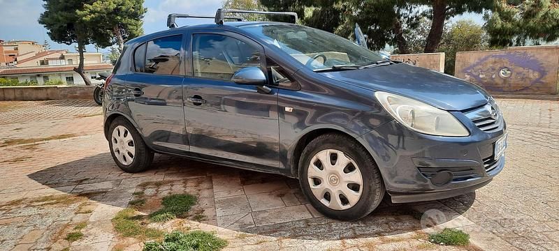 Usata Opel Corsa 2012 Blu Utilitaria